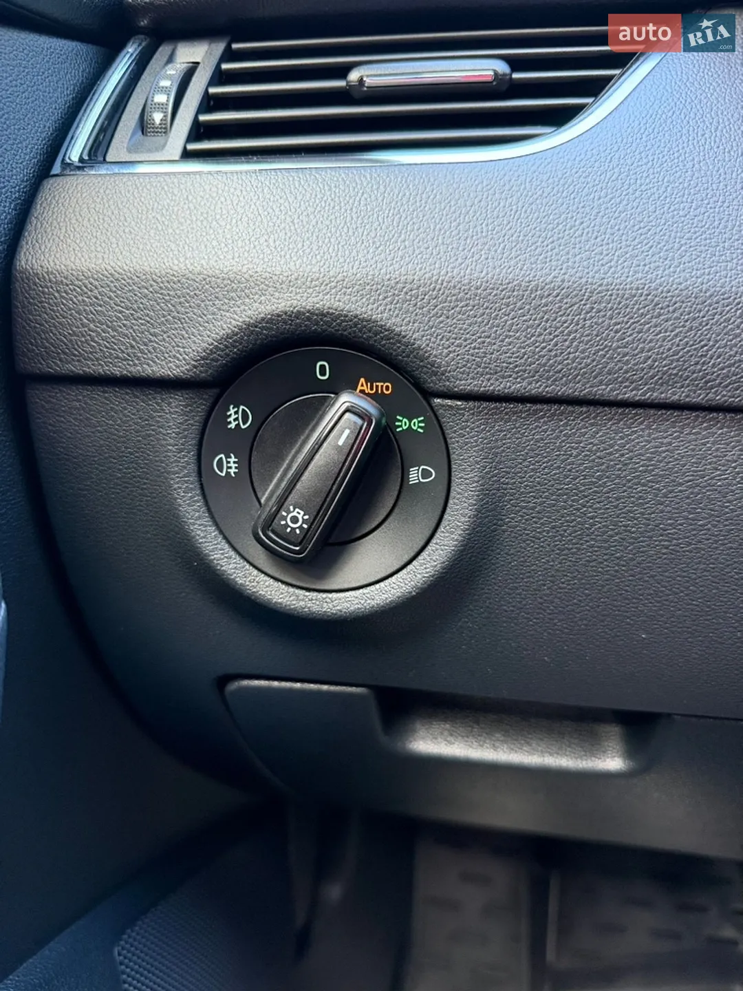 2018 Skoda Octavia - мініатюра 36