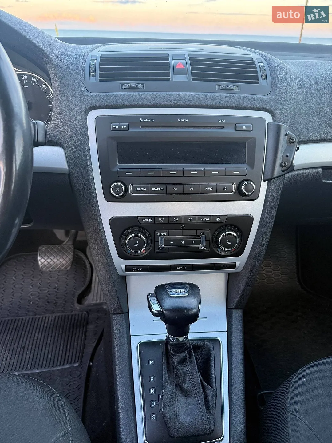 2011 Skoda Octavia - мініатюра 38