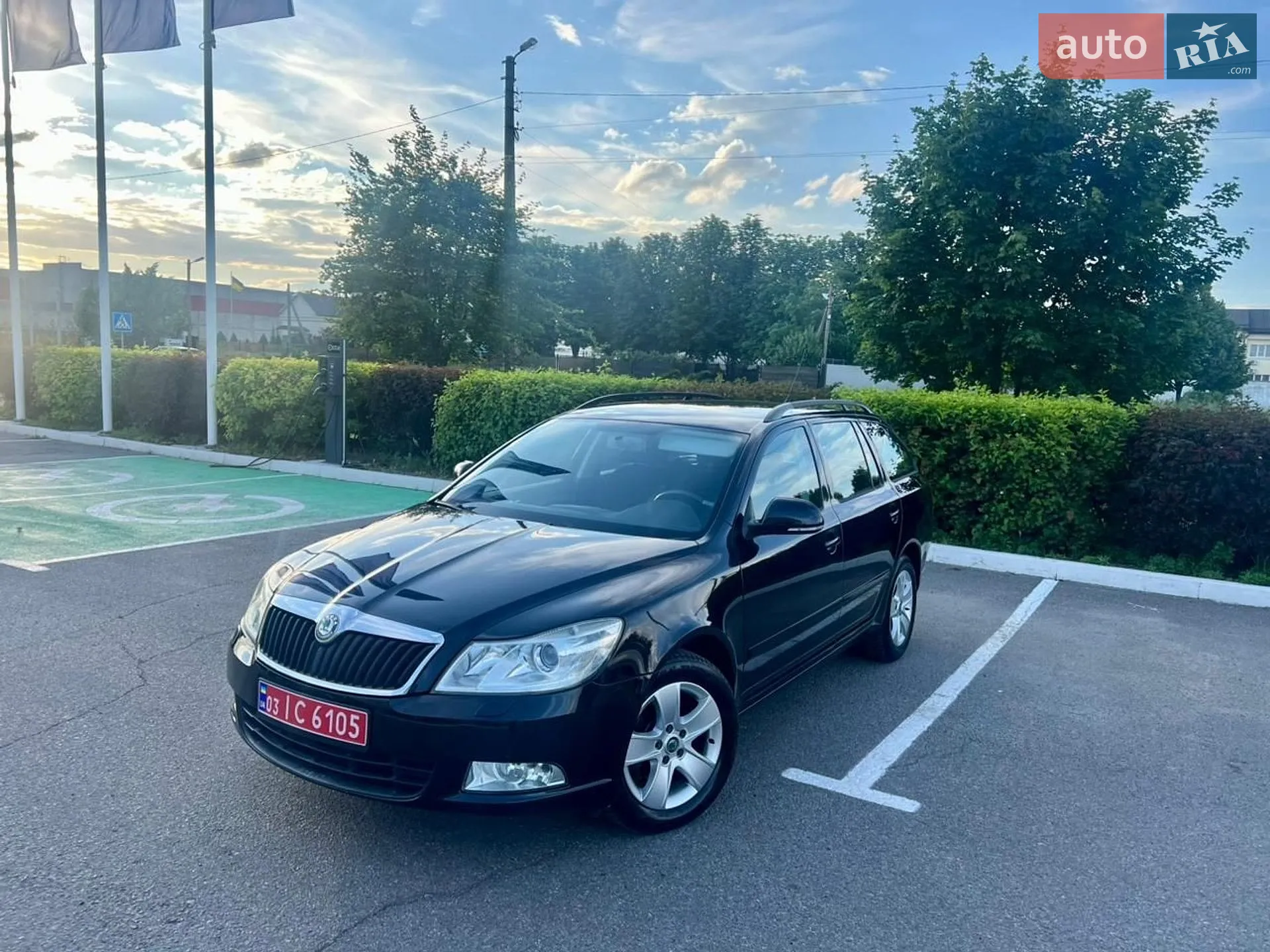 2010 Skoda Octavia - мініатюра 2