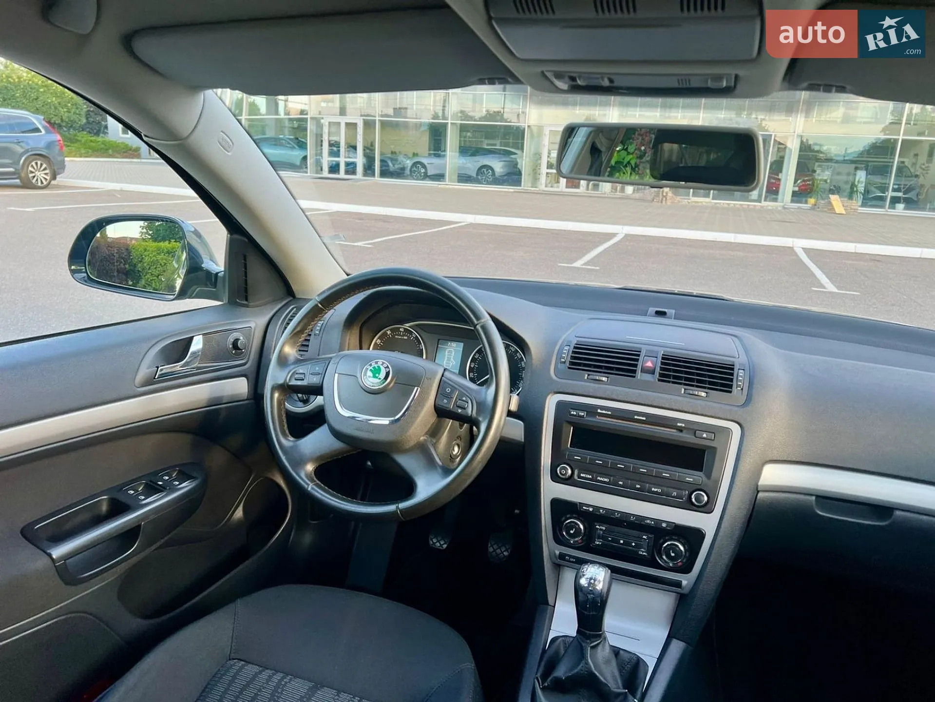 2010 Skoda Octavia - мініатюра 77