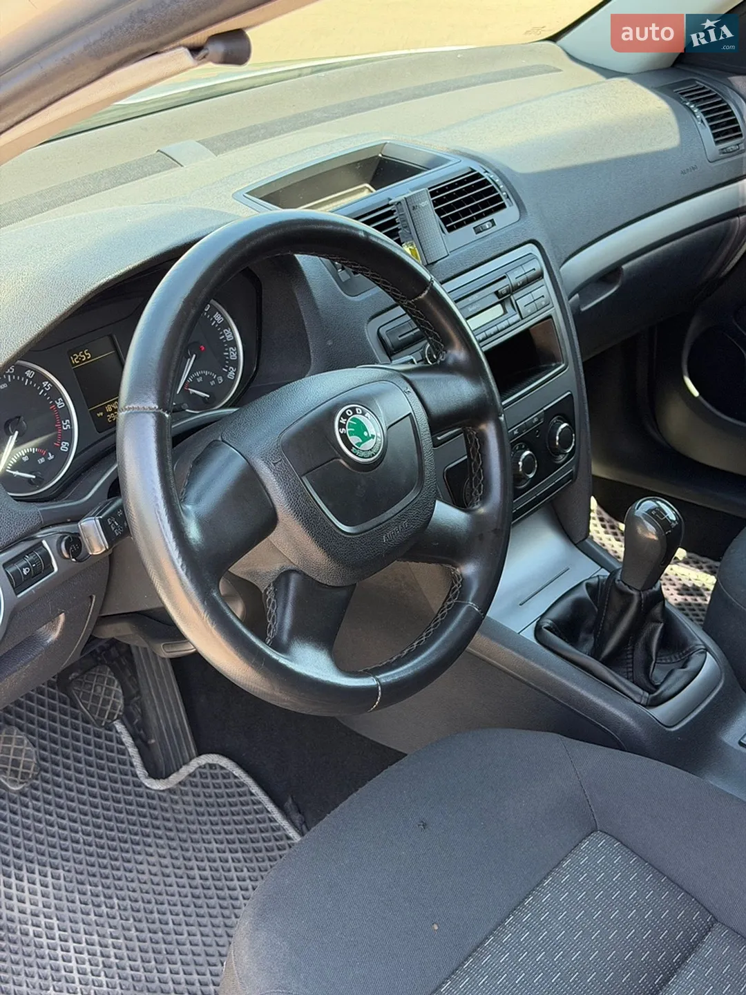 2010 Skoda Octavia - мініатюра 26