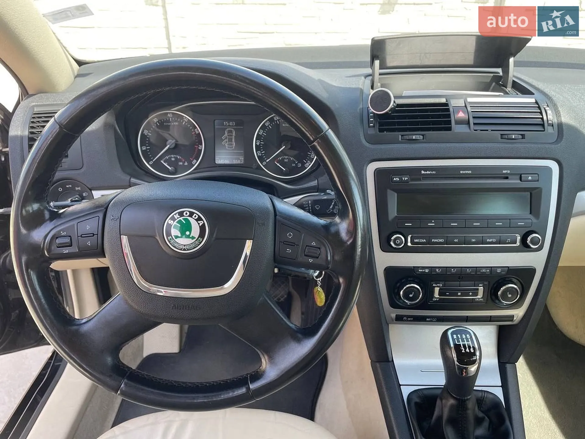 2010 Skoda Octavia - мініатюра 16
