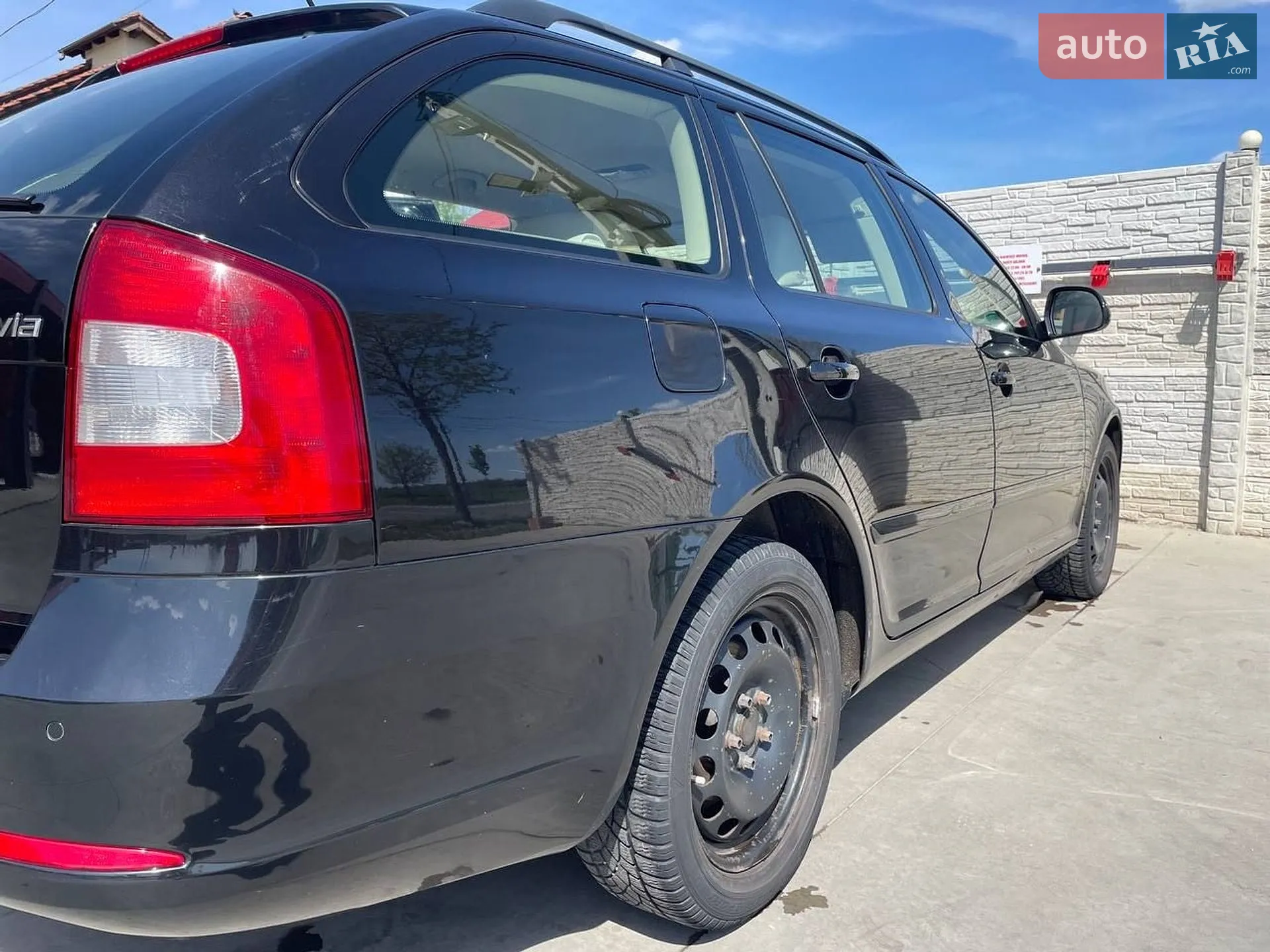 2010 Skoda Octavia - мініатюра 26