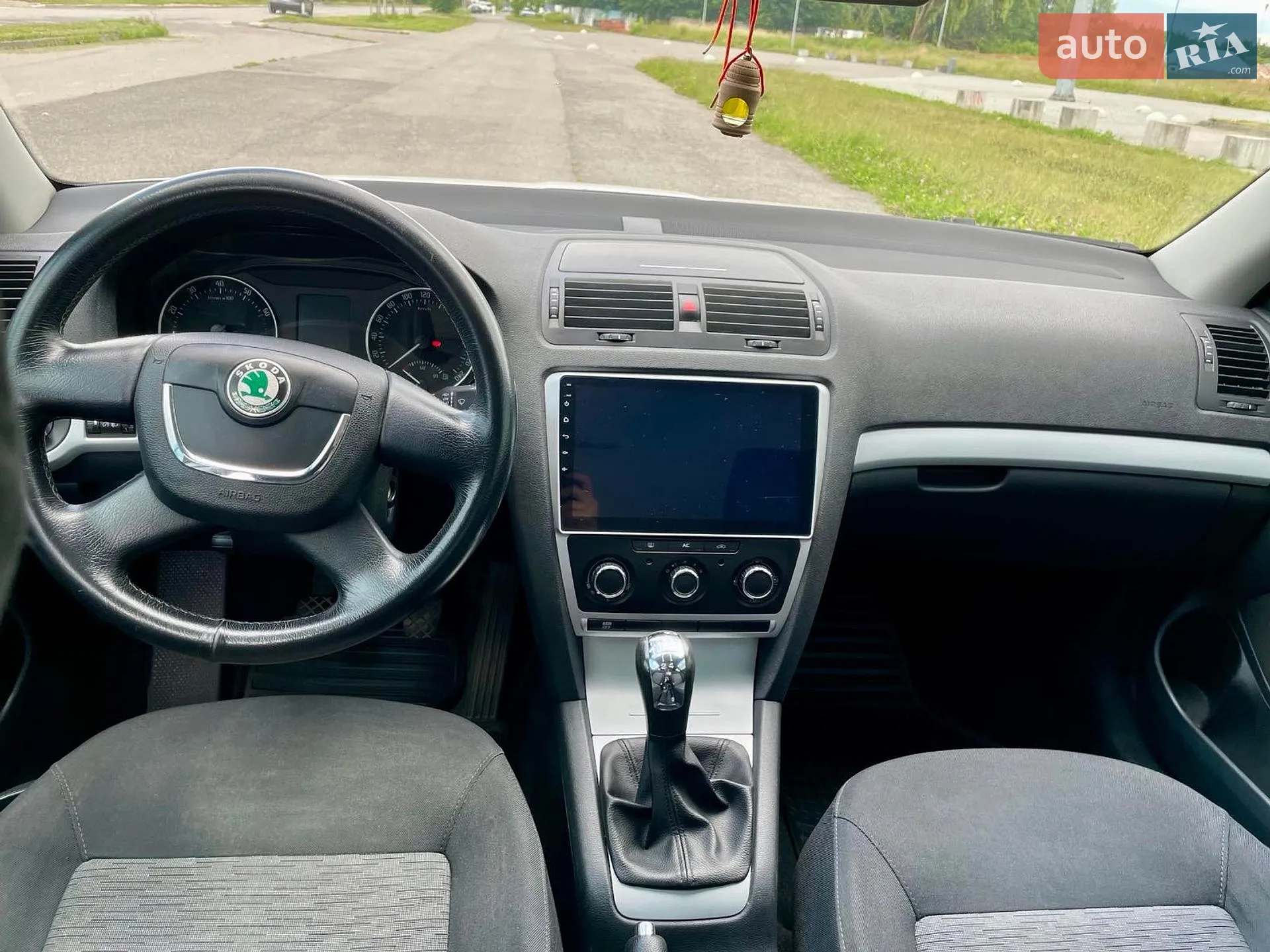 2010 Skoda Octavia - мініатюра 18