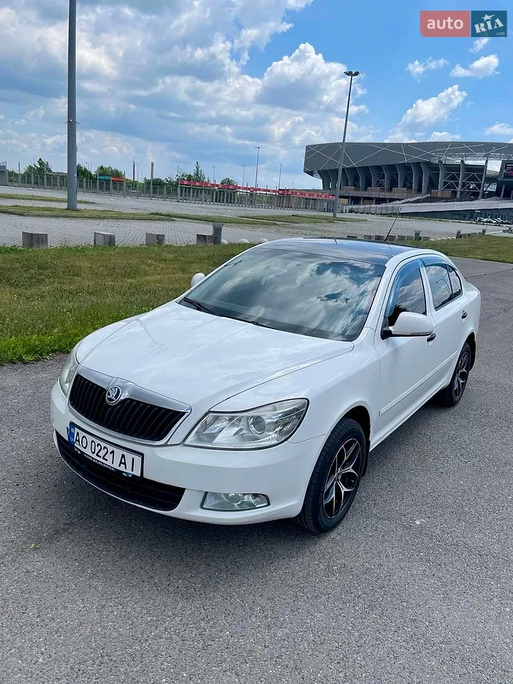 2010 Skoda Octavia - мініатюра 13