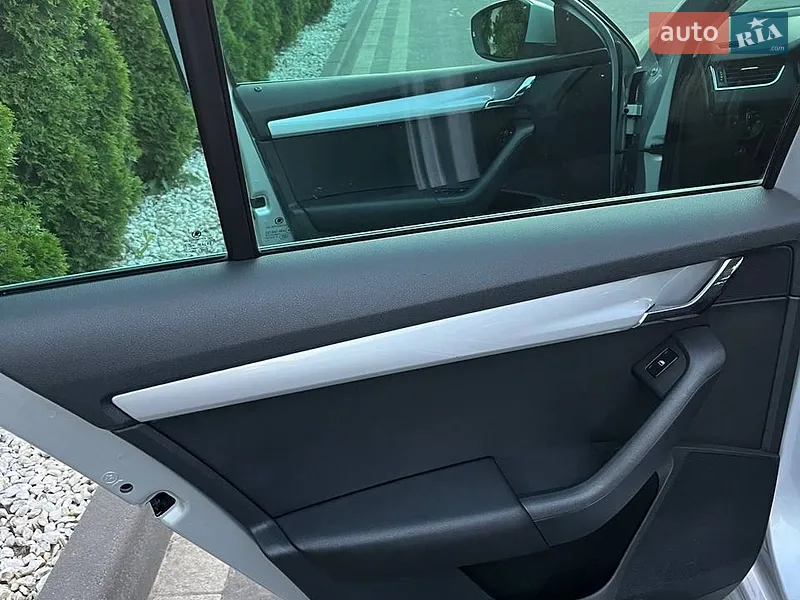 Skoda Octavia 2014 VIN TMBJG9NE0F0054920 фото оголошення 10 з 49