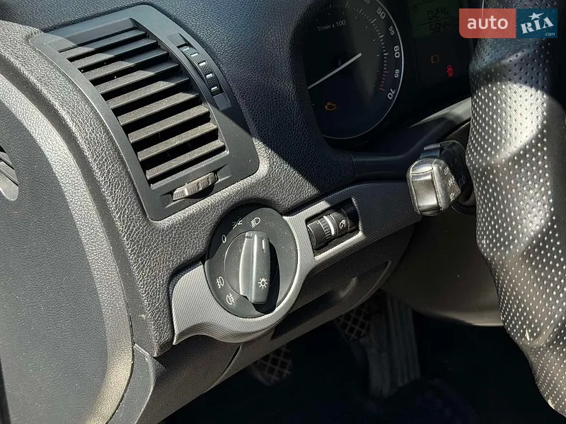 Skoda Octavia 2005 VIN TMBBB61Z852072532 фото оголошення 8 з 58
