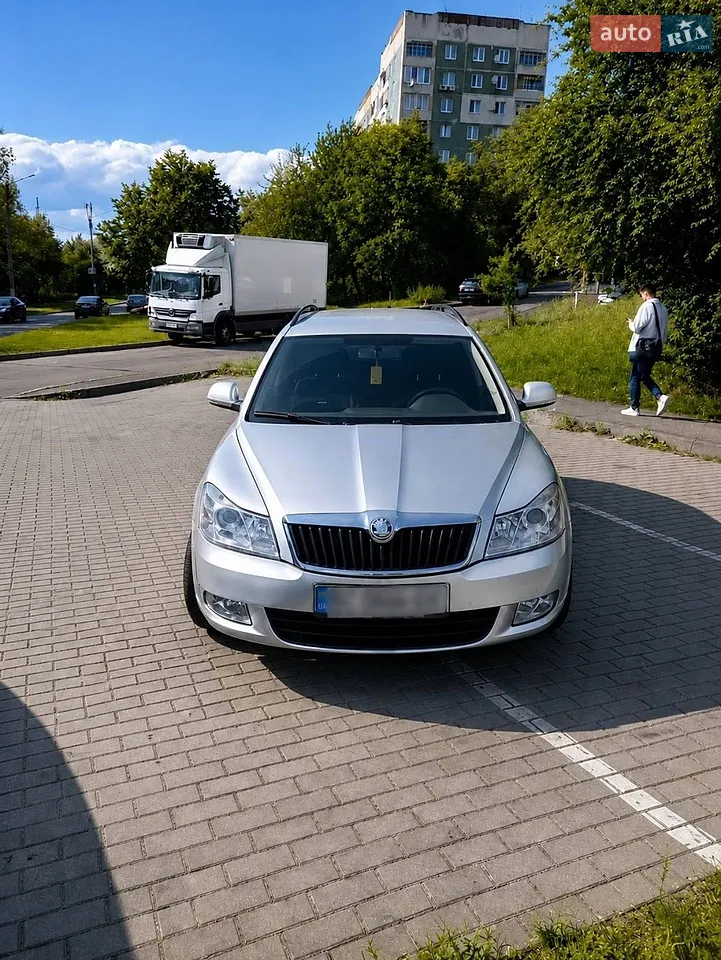 2010 Skoda Octavia - мініатюра 18