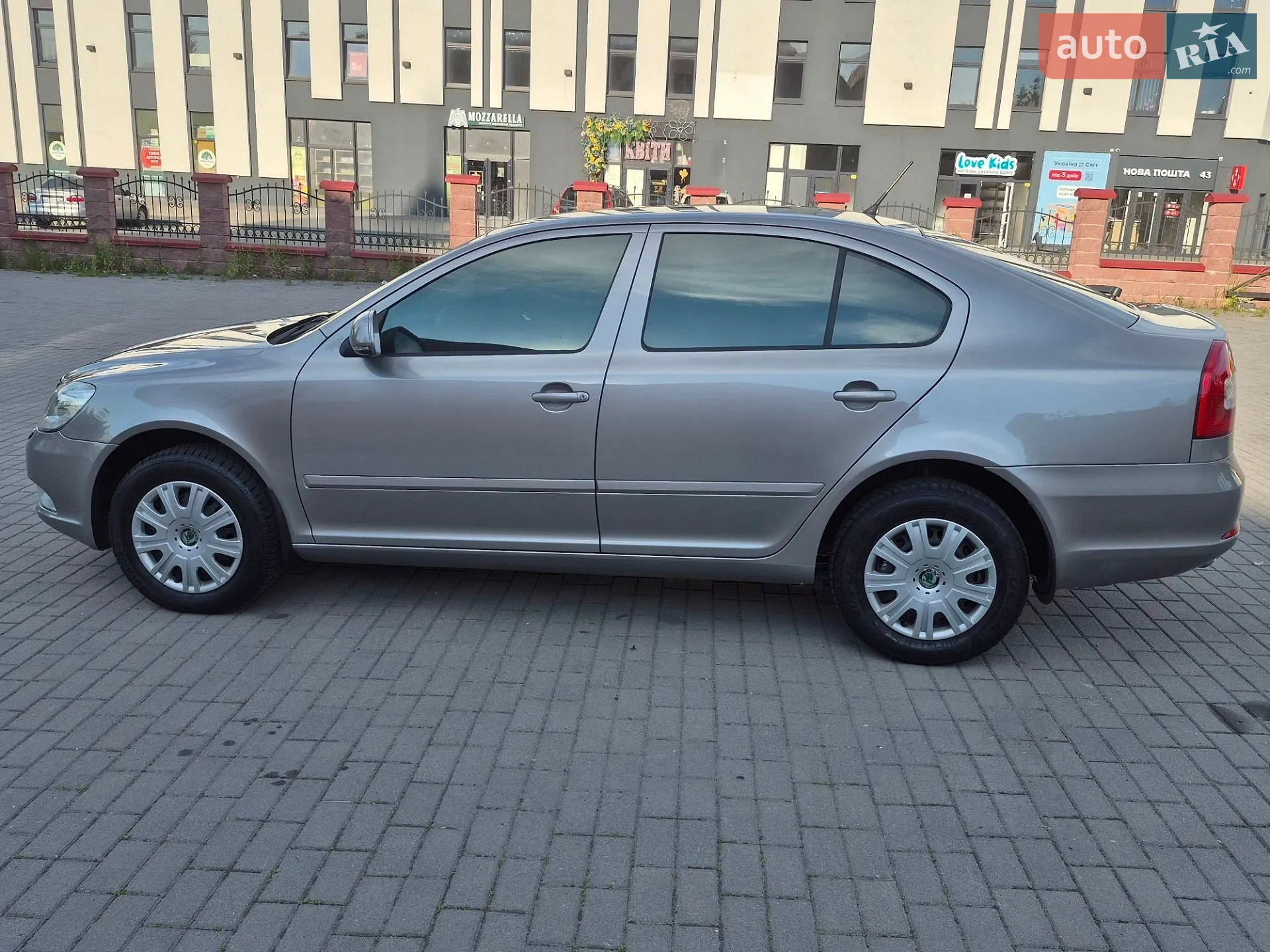 2010 Skoda Octavia - мініатюра 10