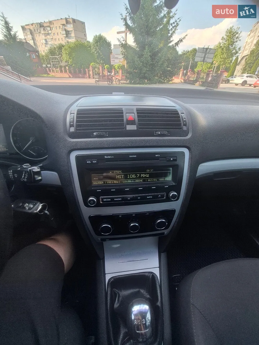 2010 Skoda Octavia - мініатюра 16