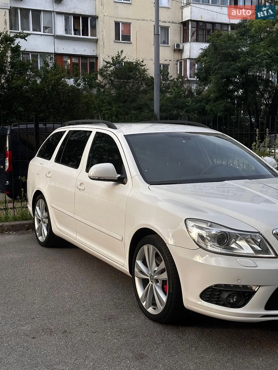 2010 Skoda Octavia - мініатюра 12