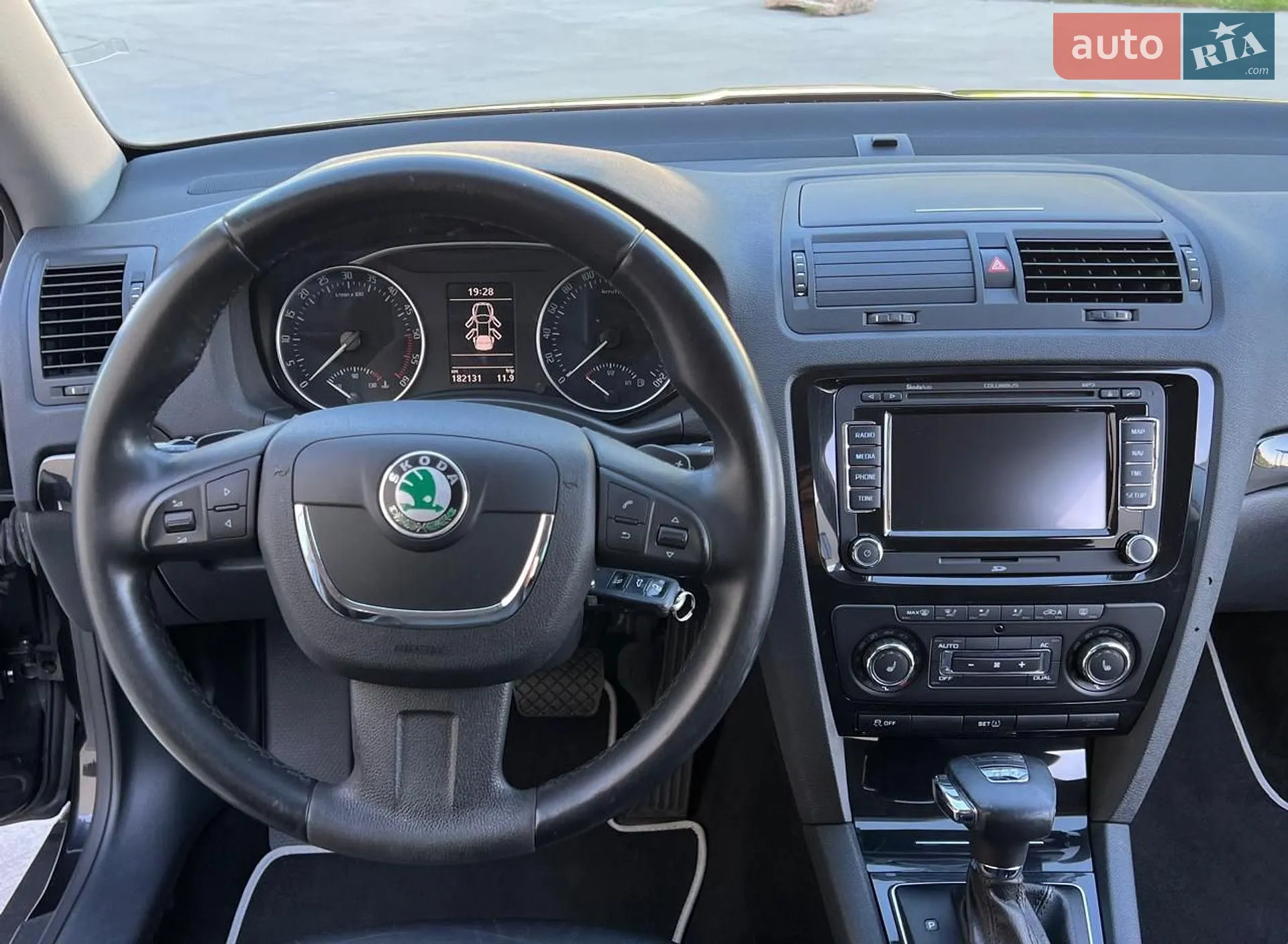 2011 Skoda Octavia - мініатюра 63