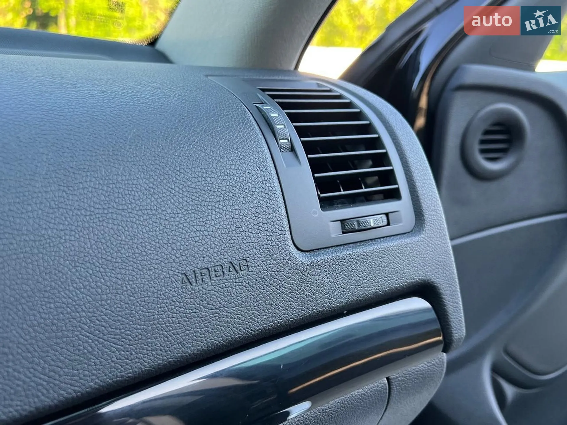 2011 Skoda Octavia - мініатюра 90
