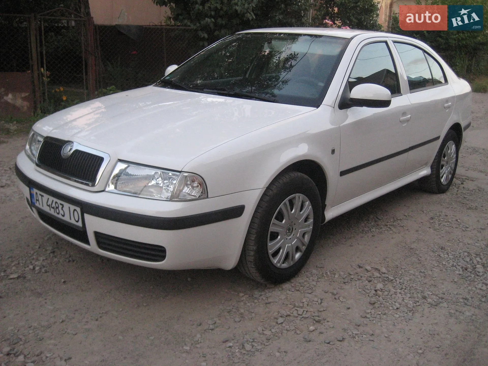Skoda Octavia 2009 VIN TMBDX21U1A8835229 фото оголошення 2 з 21