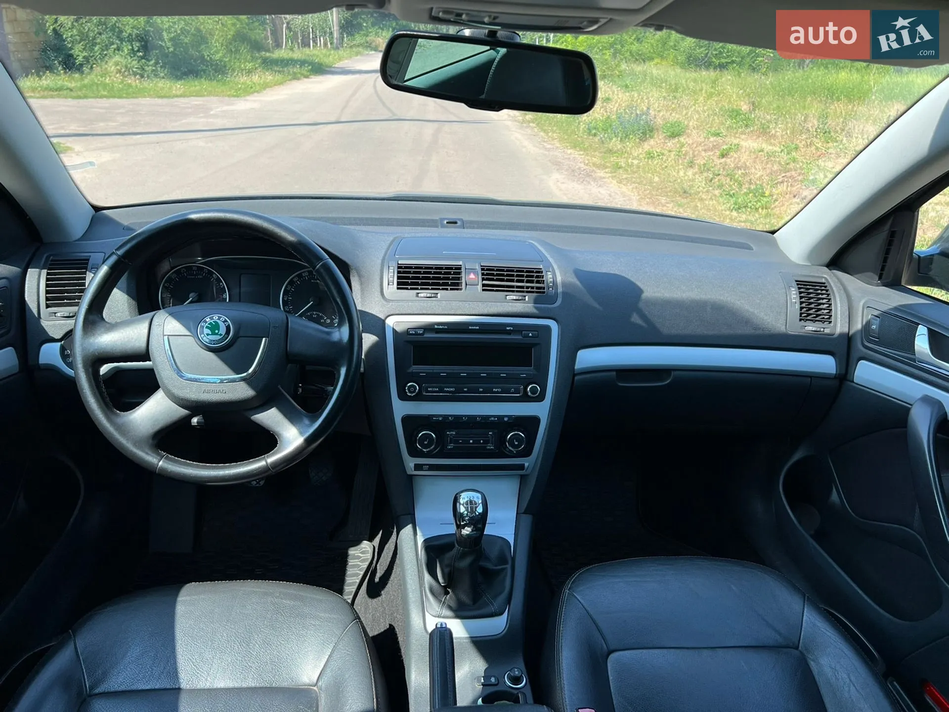 2010 Skoda Octavia - мініатюра 16