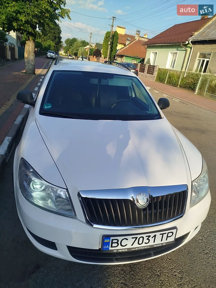 2010 Skoda Octavia - мініатюра 11