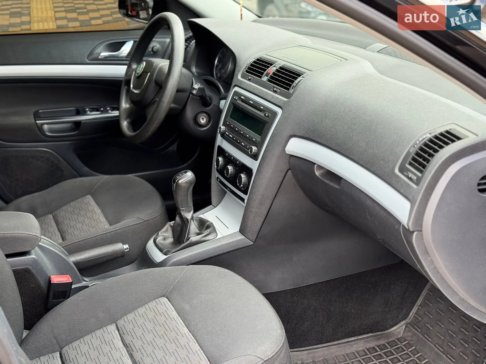 2011 Skoda Octavia - мініатюра 36