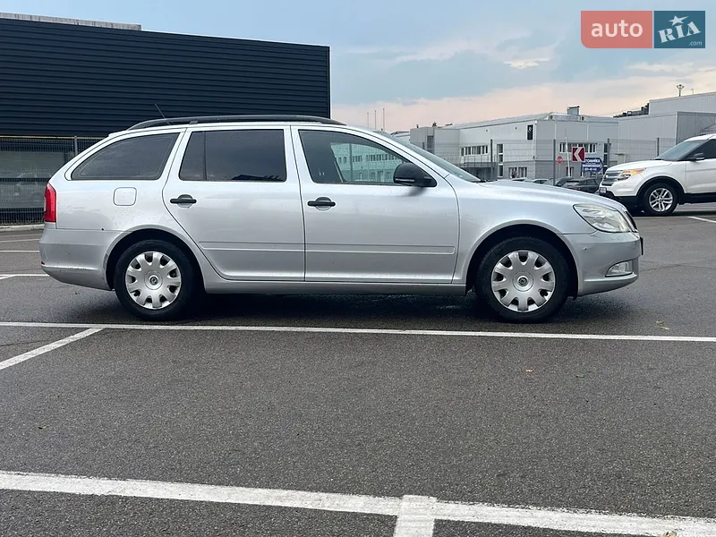 Skoda Octavia 2011 VIN TMBJT61Z3C2086859 фото оголошення 3 з 51