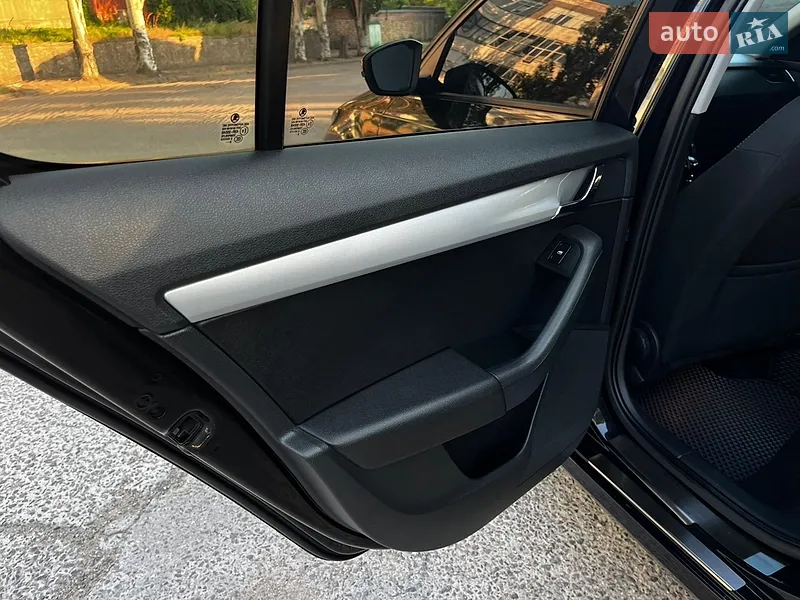 Skoda Octavia 2017 VIN Y6UAC2NE3HB007262 фото оголошення 12 з 48