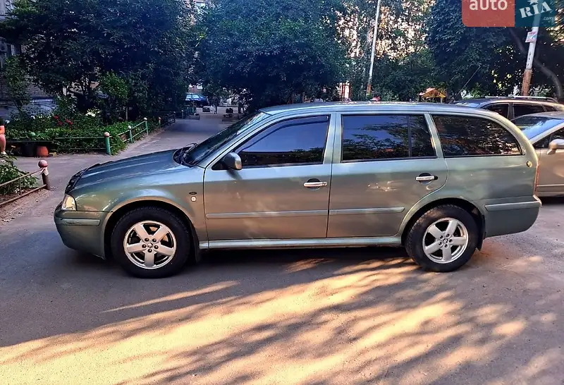 Skoda Octavia 2001 VIN TMBGE41UX22547874 фото оголошення 2 з 46