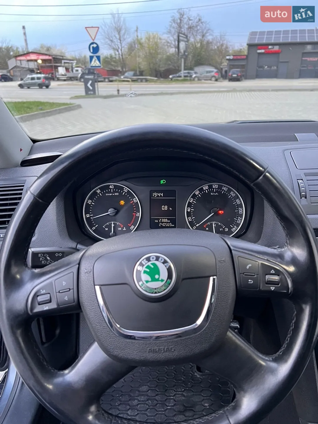 Skoda Octavia 2011 VIN Y6UCK41Z7BB154076 фото оголошення 31 з 34