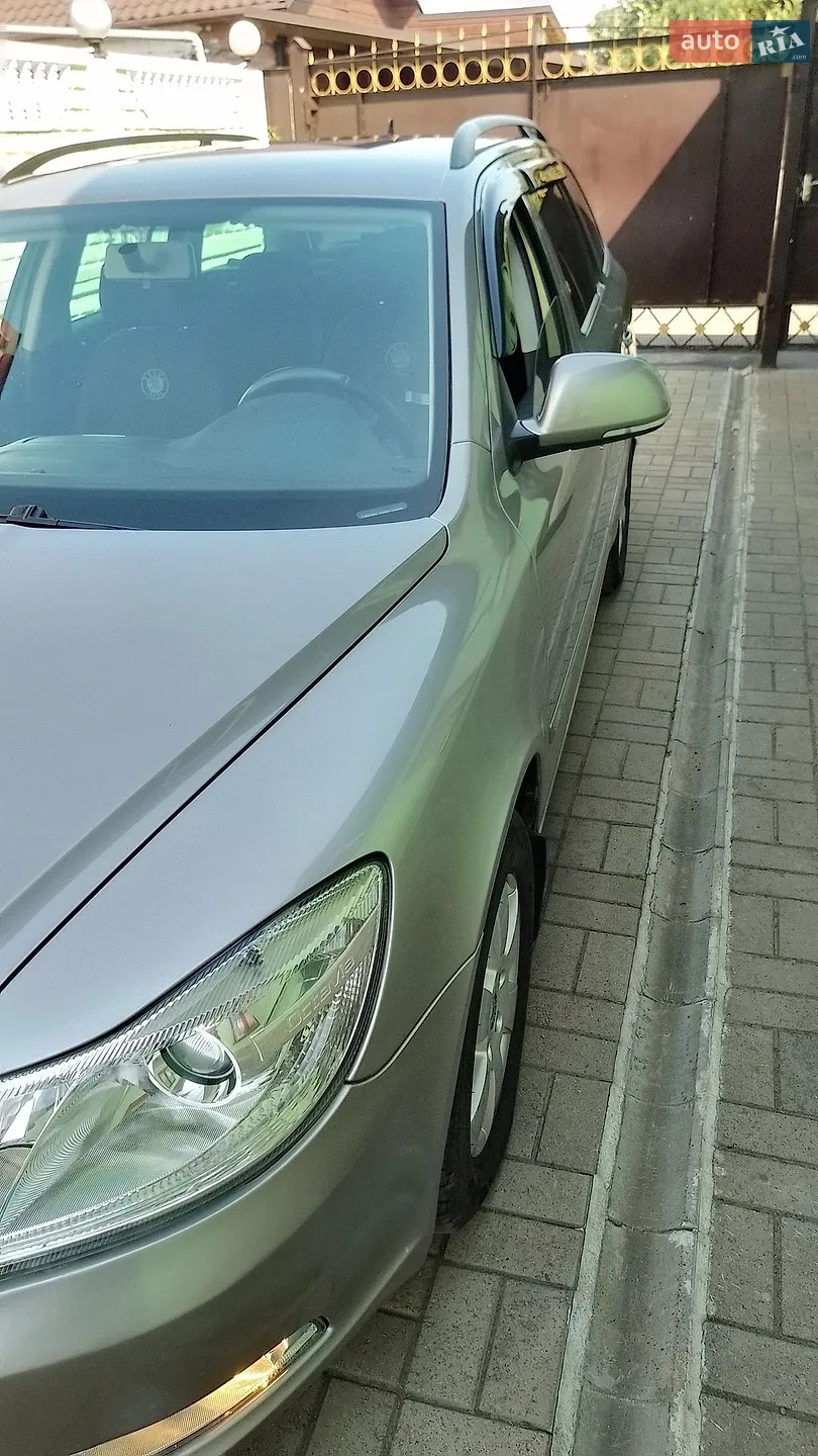 2011 Skoda Octavia - мініатюра 2