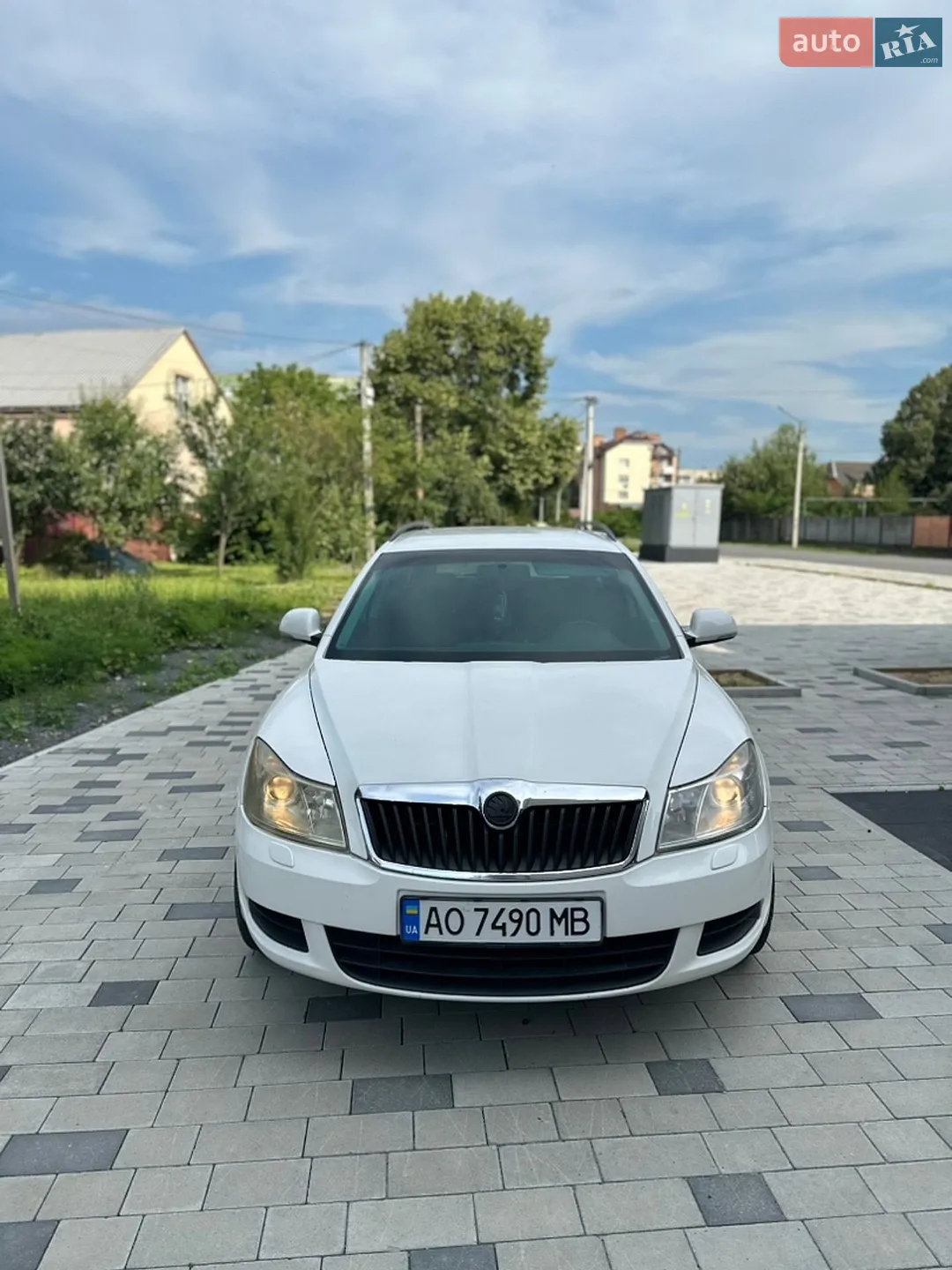 2010 Skoda Octavia - мініатюра 2