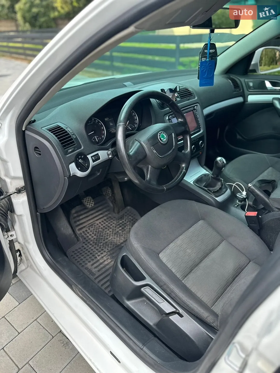 2010 Skoda Octavia - мініатюра 10