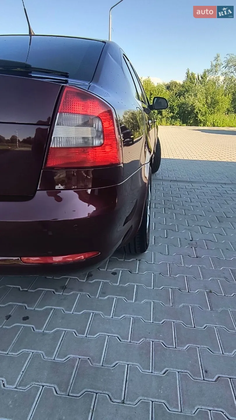 2010 Skoda Octavia - мініатюра 8