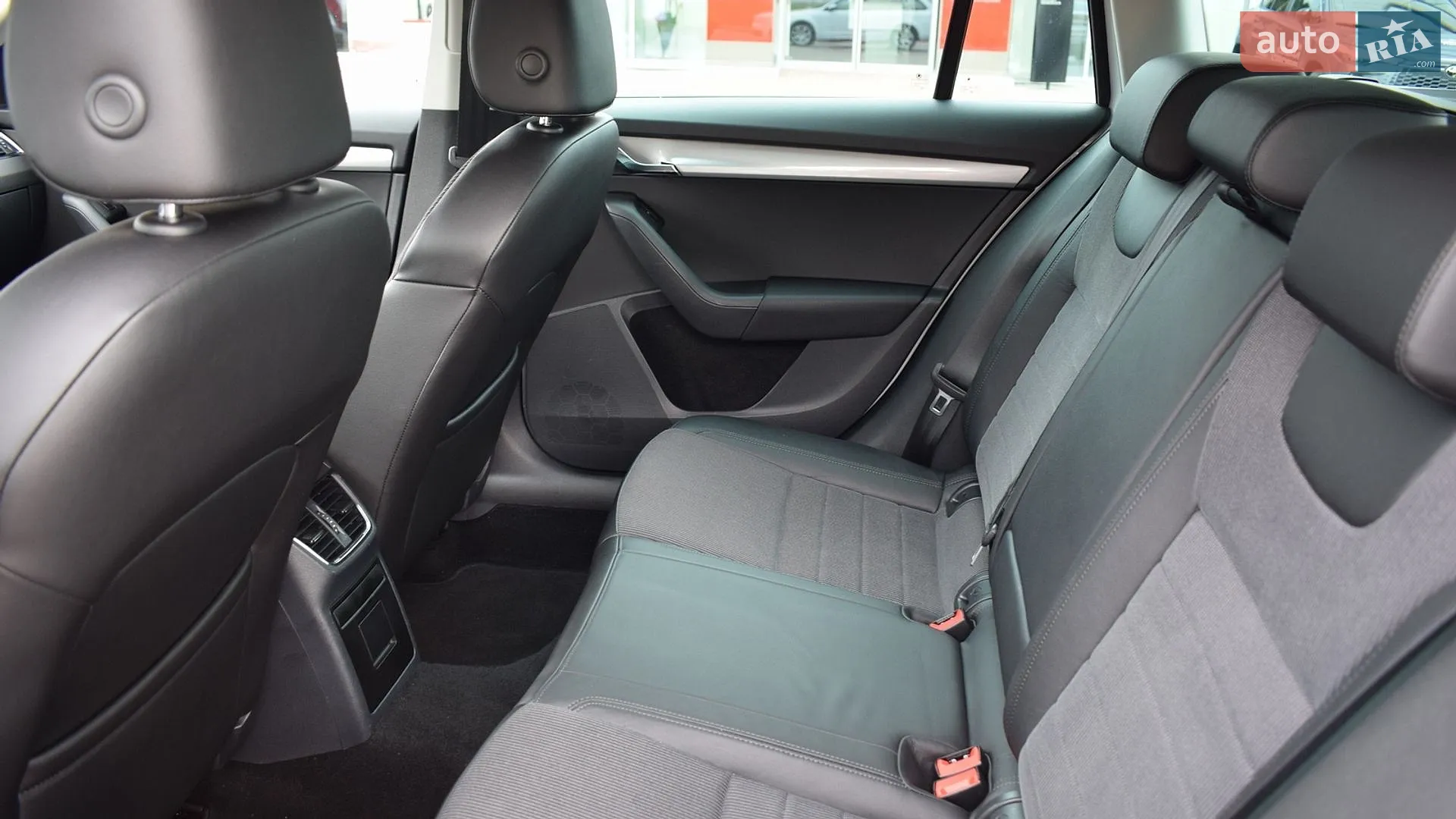 2017 Skoda Octavia - мініатюра 11