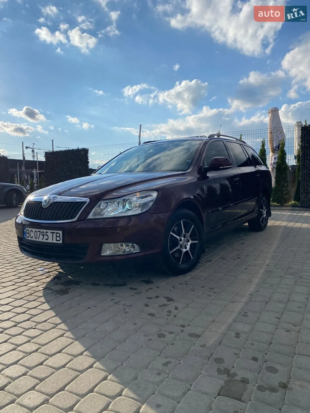 2010 Skoda Octavia - мініатюра 11