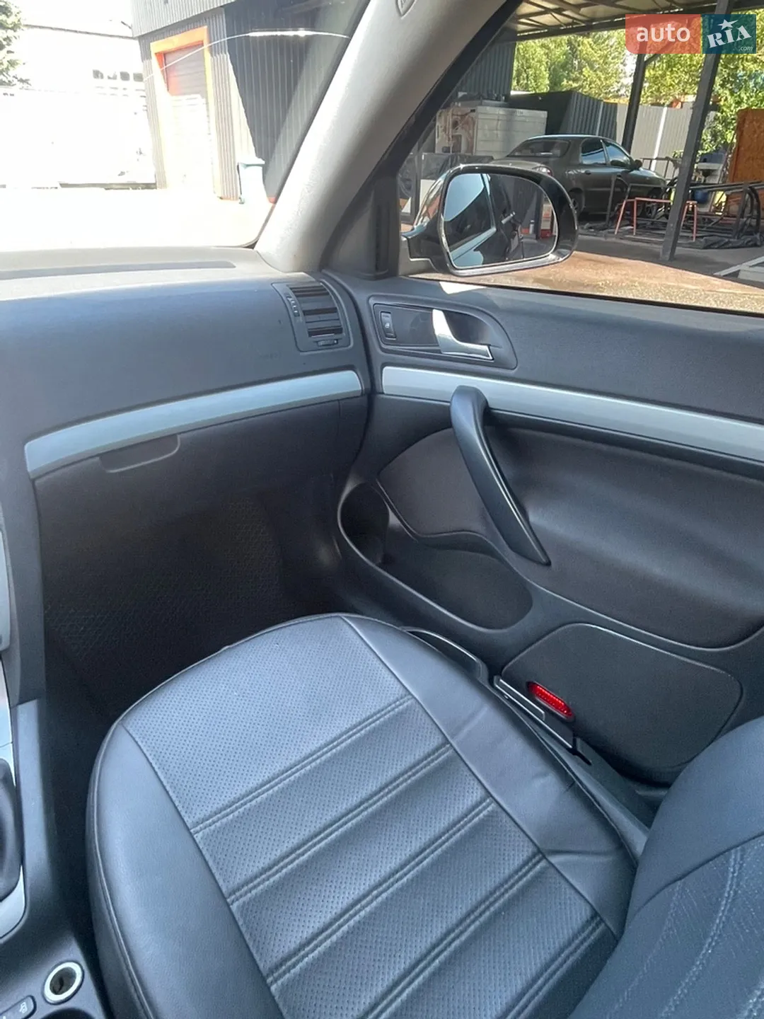 2011 Skoda Octavia - мініатюра 18