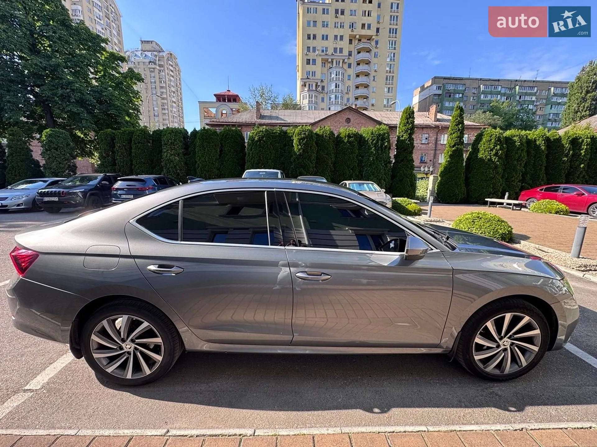 2023 Skoda Octavia - фото 1