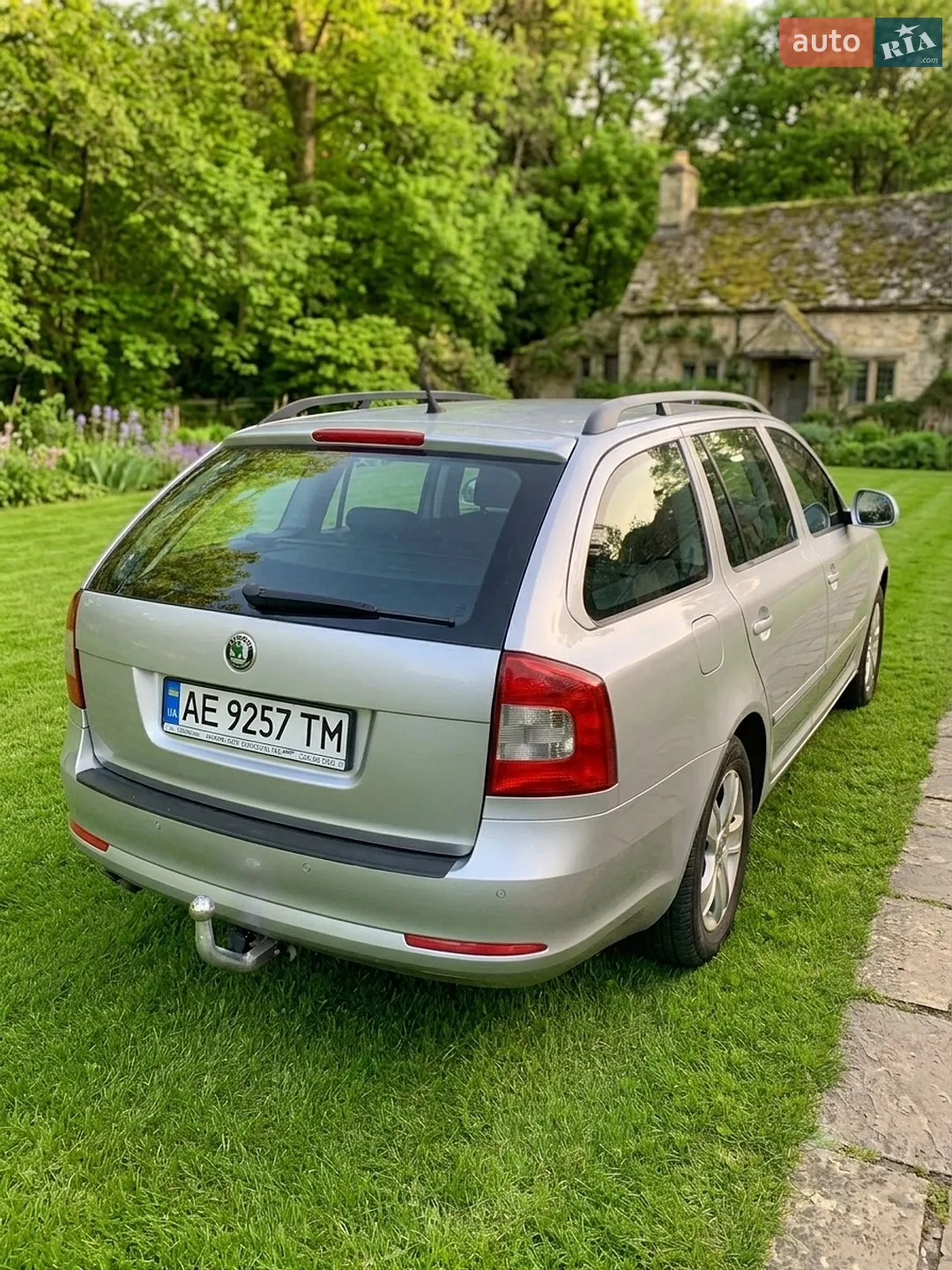 2010 Skoda Octavia - мініатюра 2