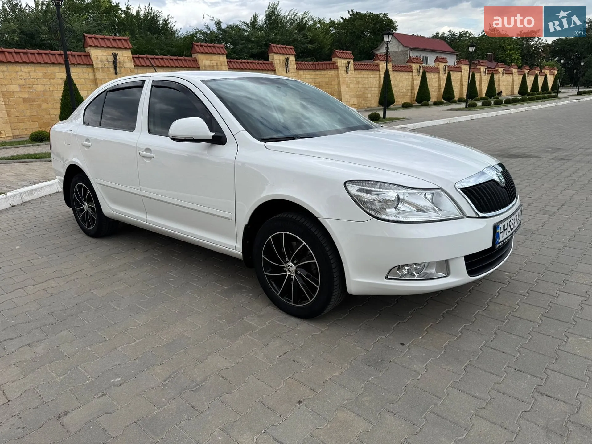 2011 Skoda Octavia - мініатюра 2