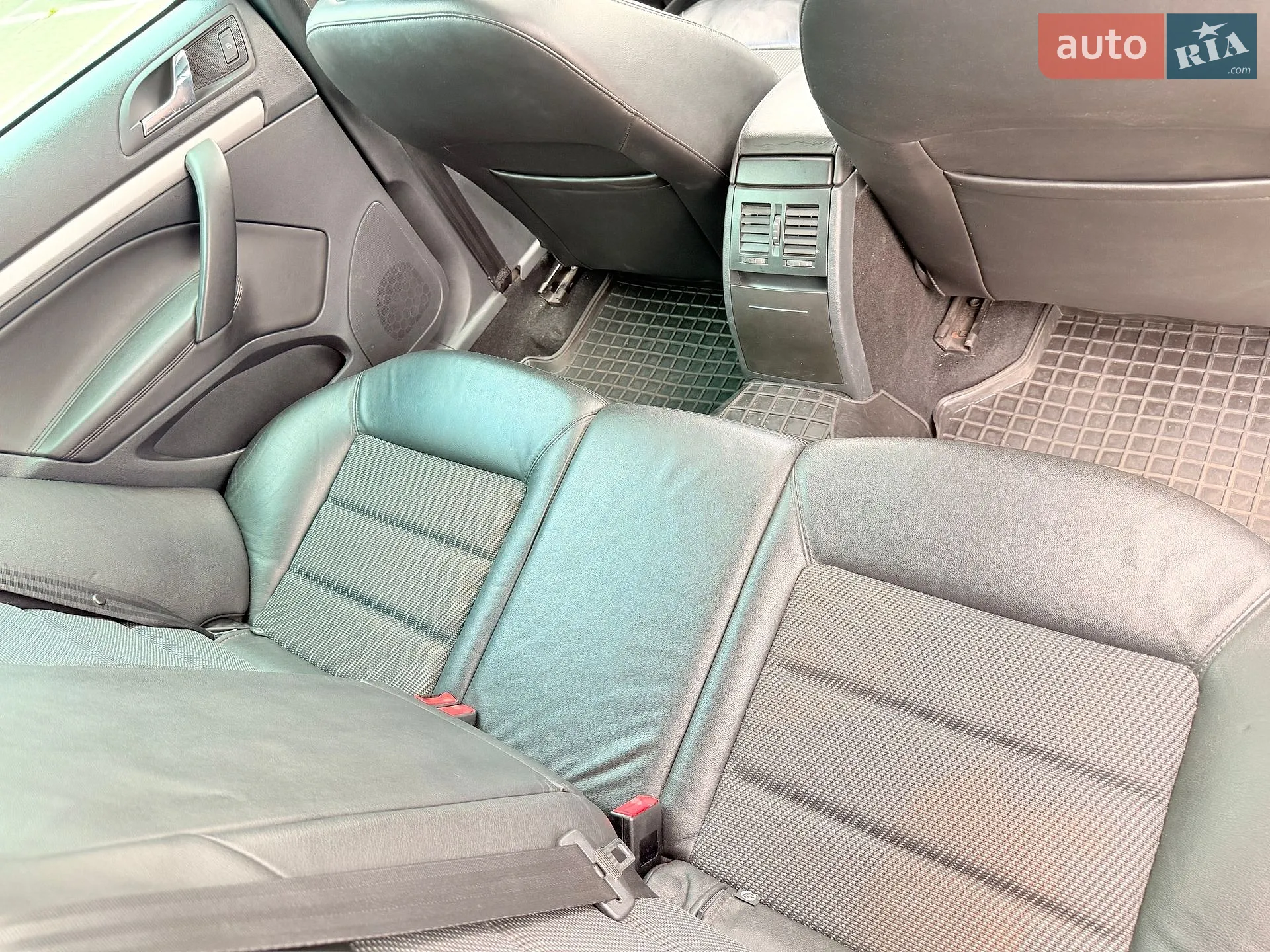 2010 Skoda Octavia - мініатюра 60