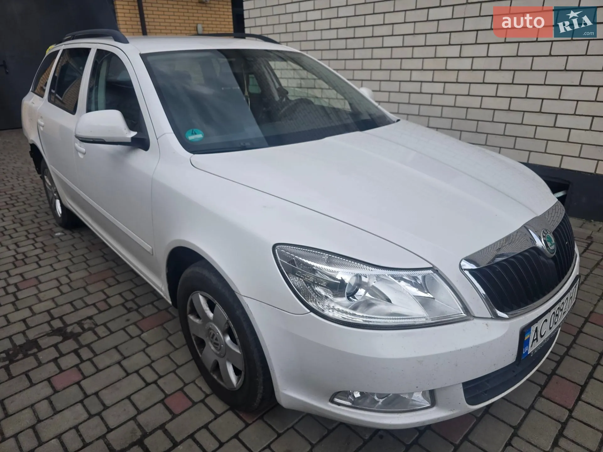 2010 Skoda Octavia - мініатюра 2