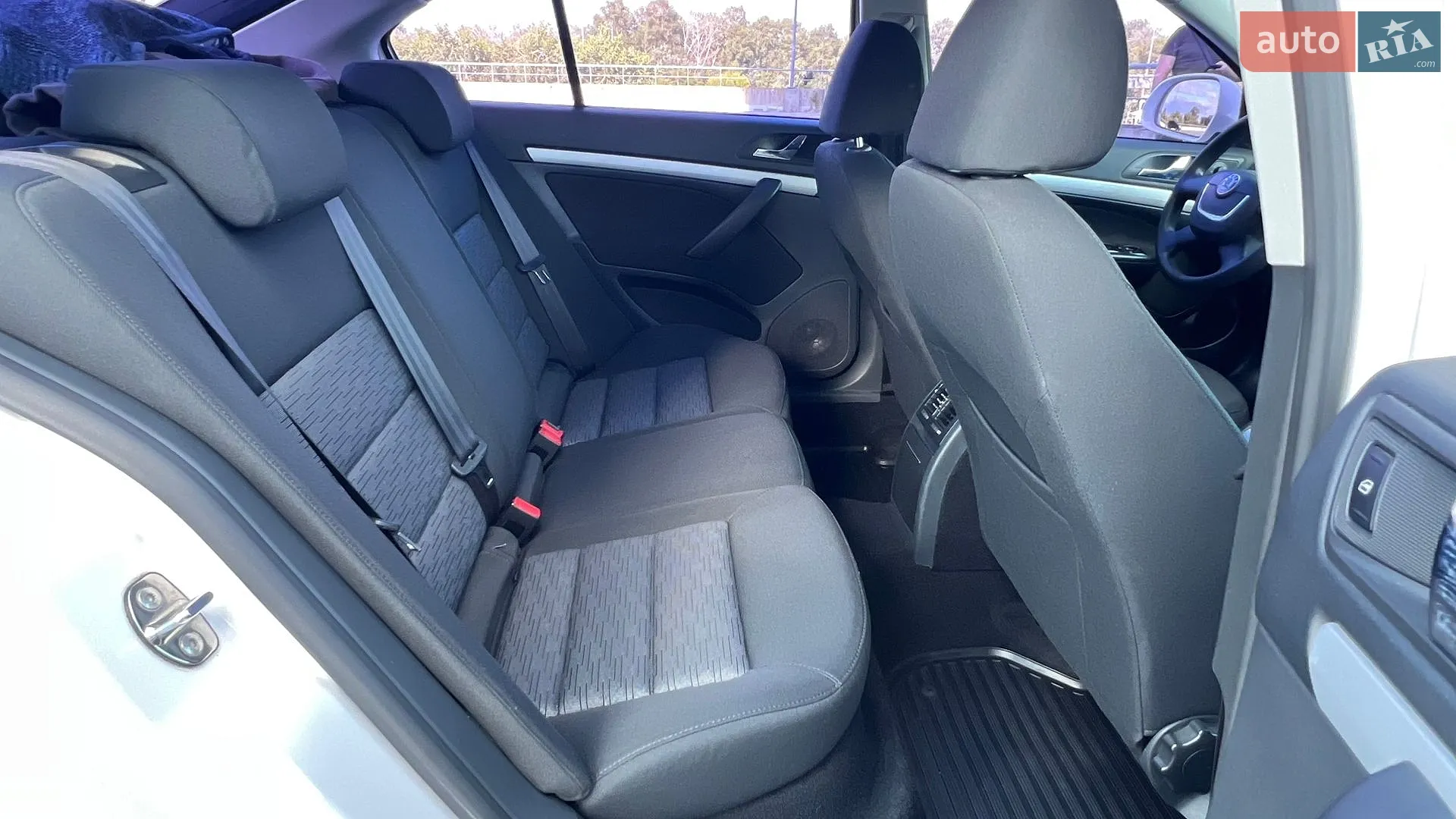 2011 Skoda Octavia - мініатюра 41