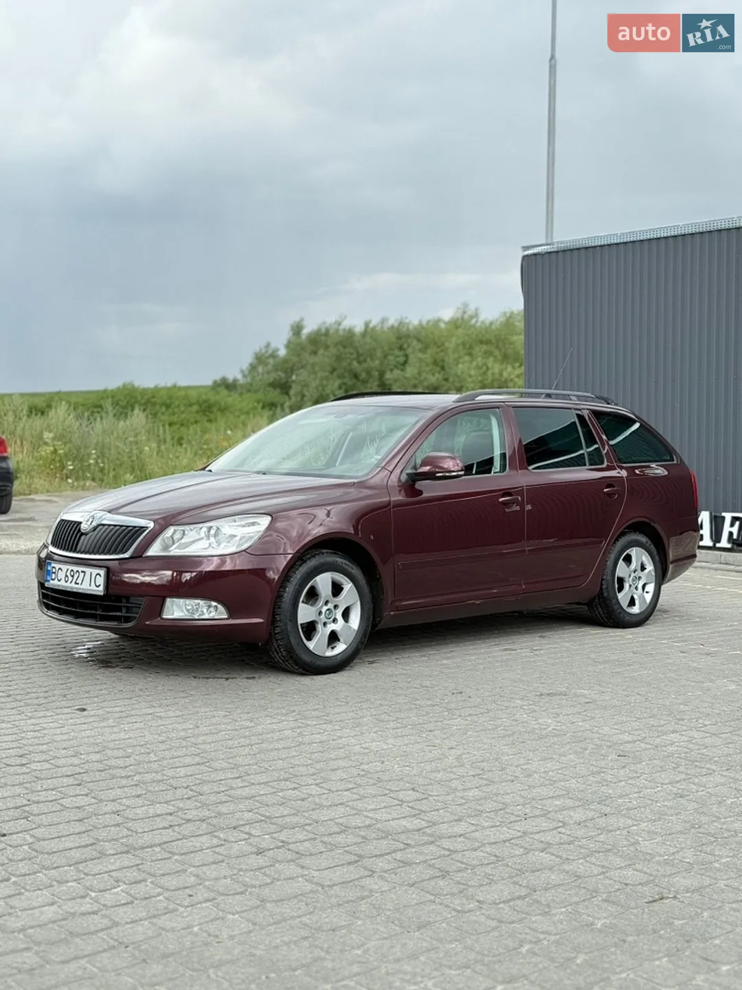 2010 Skoda Octavia - мініатюра 2