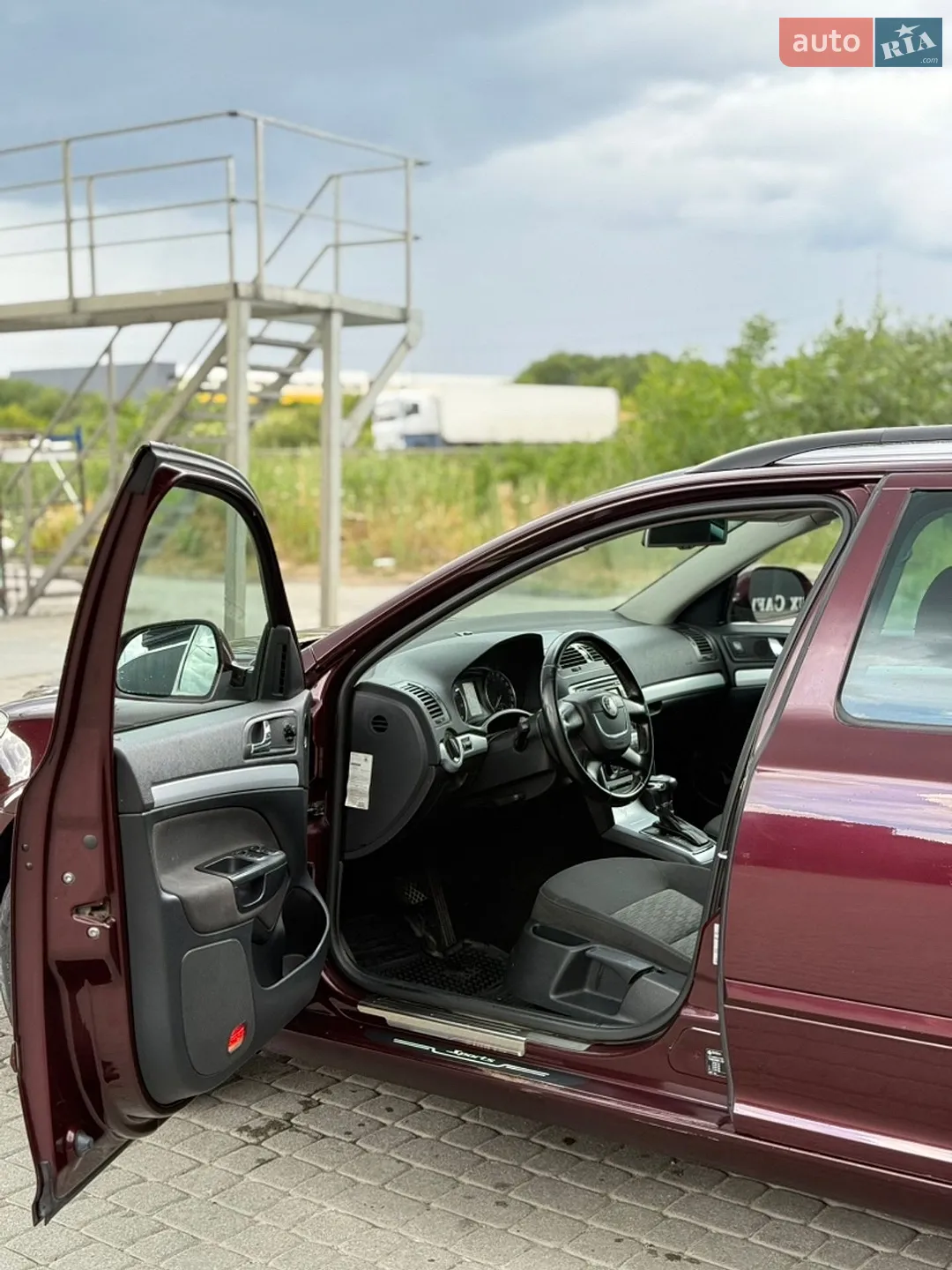 2010 Skoda Octavia - мініатюра 11