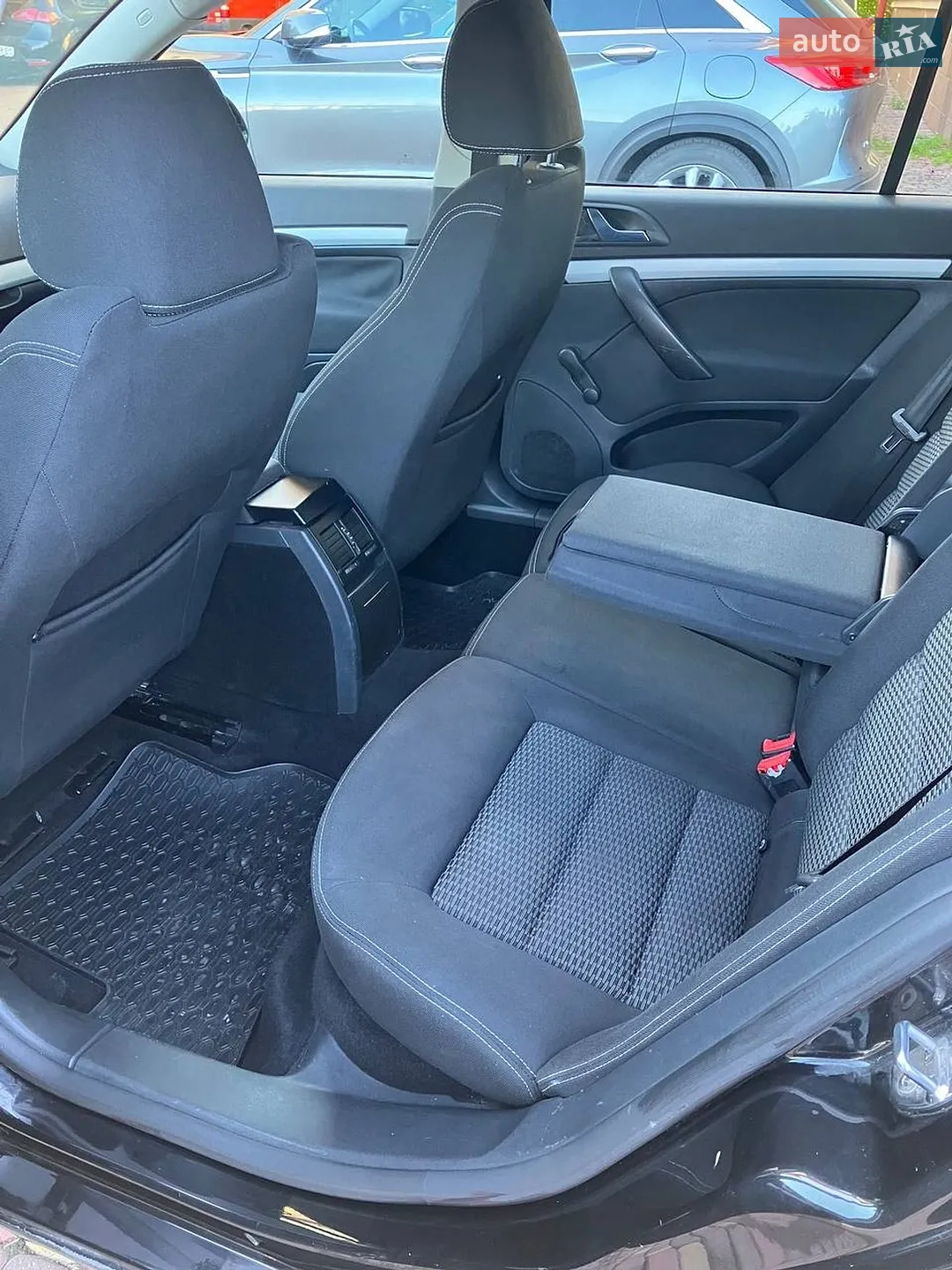 2010 Skoda Octavia - мініатюра 21