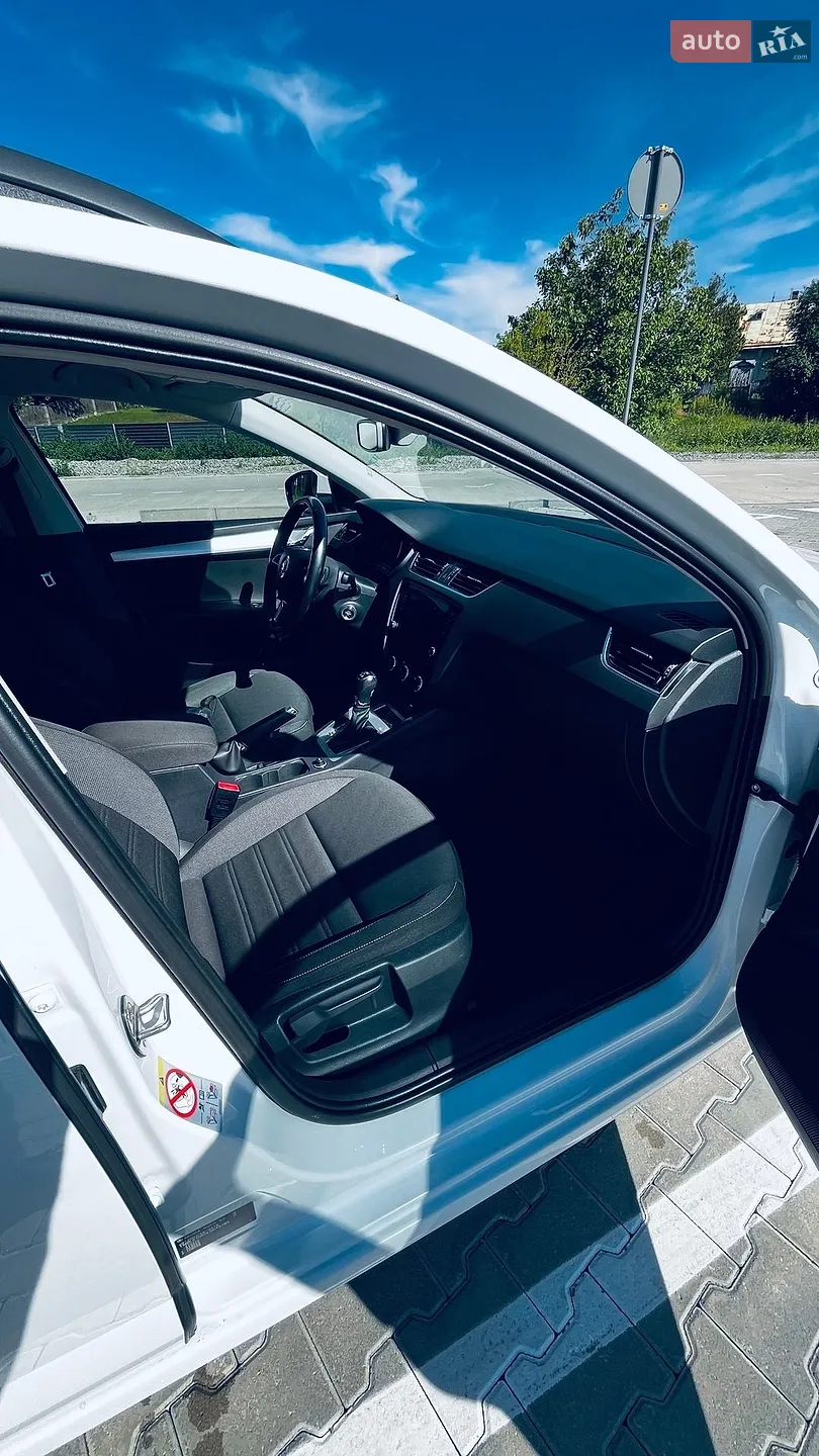 2019 Skoda Octavia - мініатюра 20
