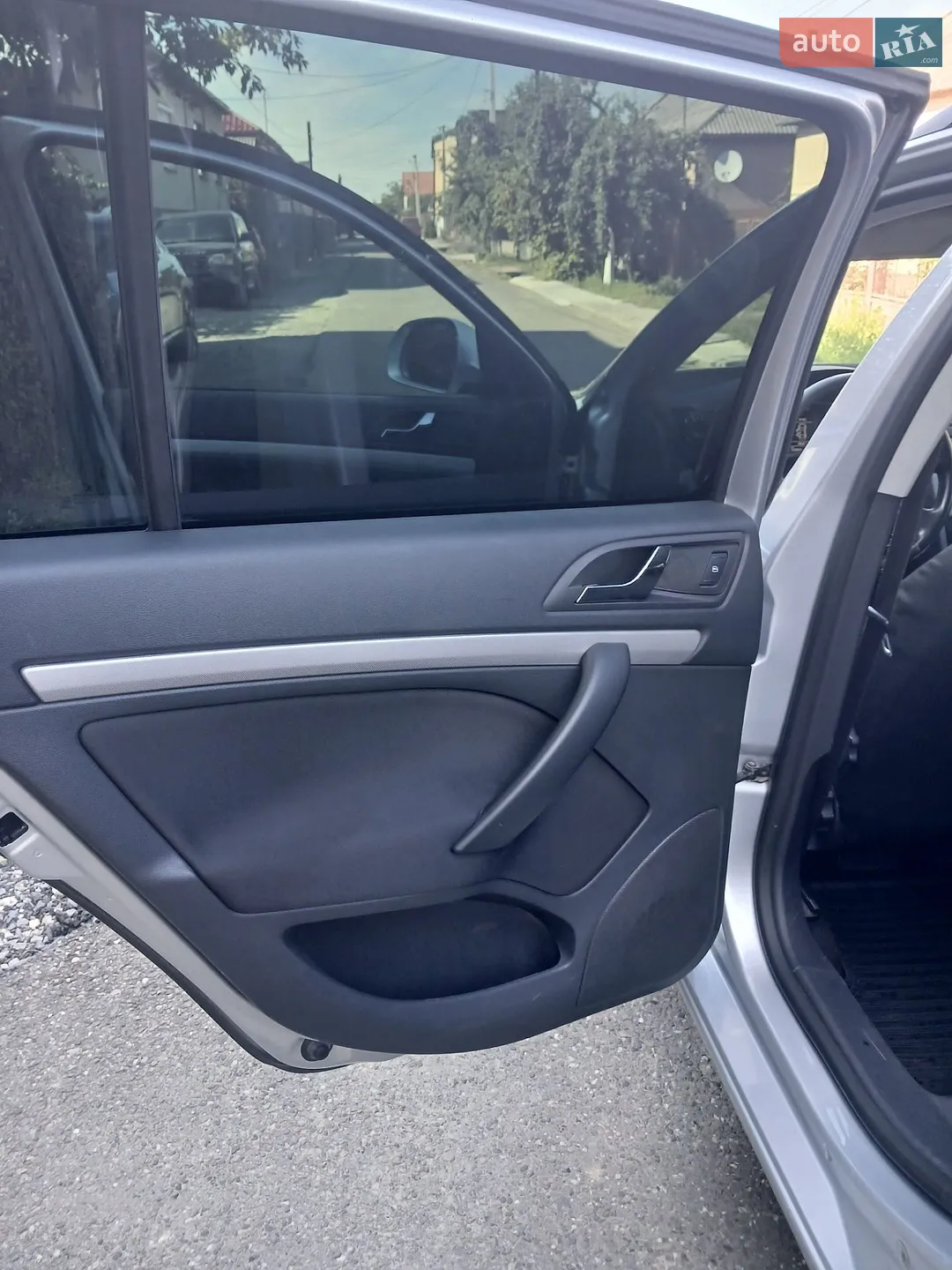2010 Skoda Octavia - мініатюра 14