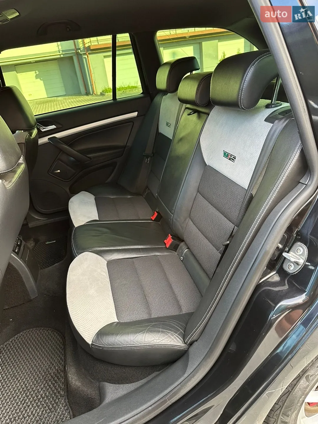 2010 Skoda Octavia - мініатюра 18