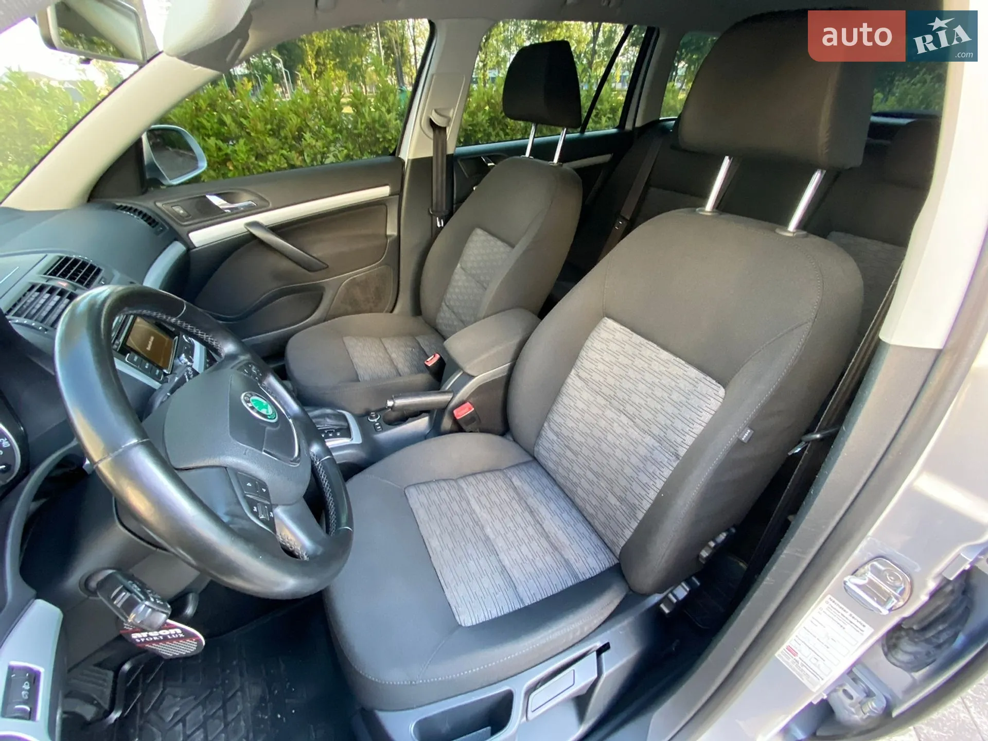 2010 Skoda Octavia - мініатюра 22