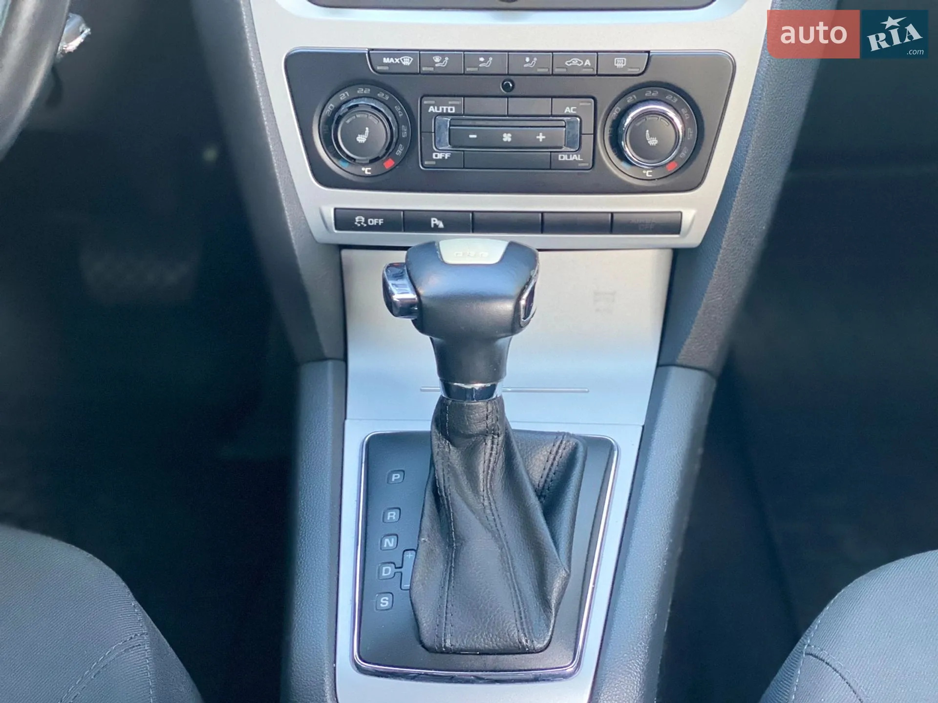 2010 Skoda Octavia - мініатюра 28