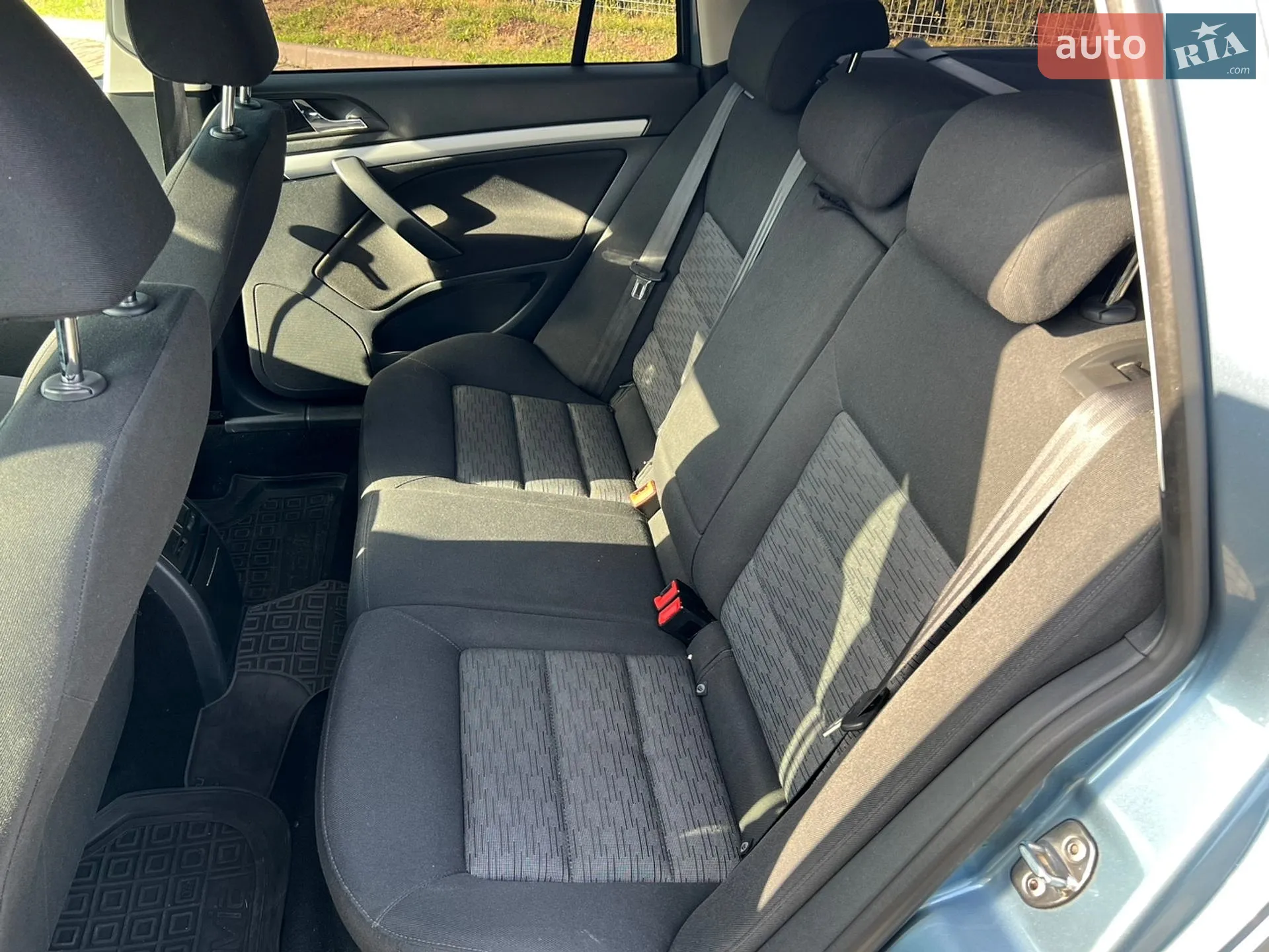 2011 Skoda Octavia - мініатюра 32