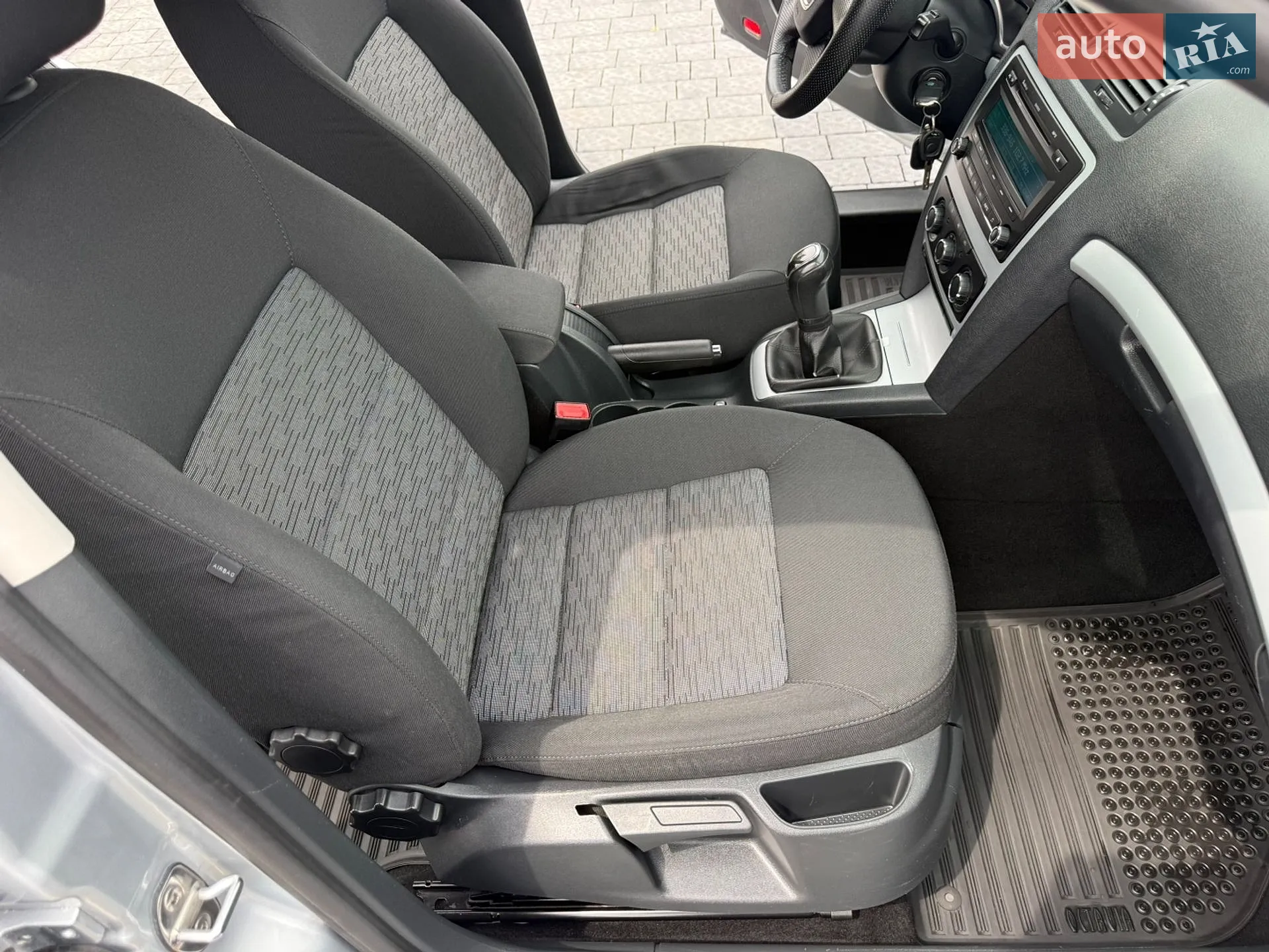 2011 Skoda Octavia - мініатюра 38
