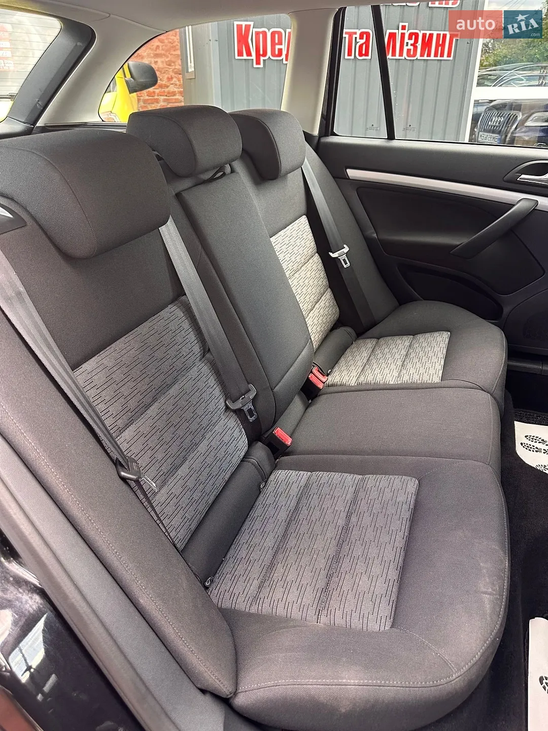 2010 Skoda Octavia - мініатюра 17