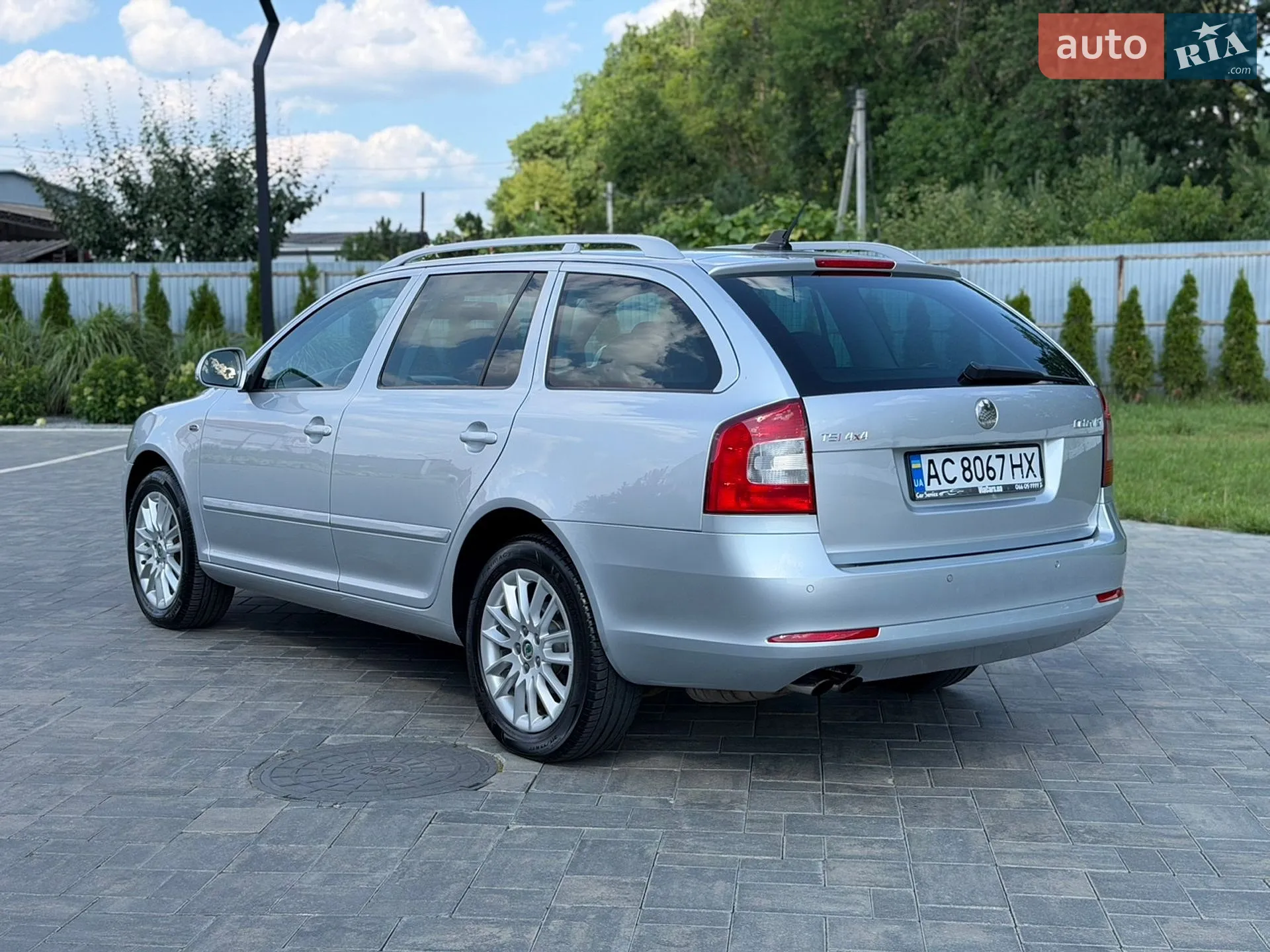 2010 Skoda Octavia - мініатюра 8